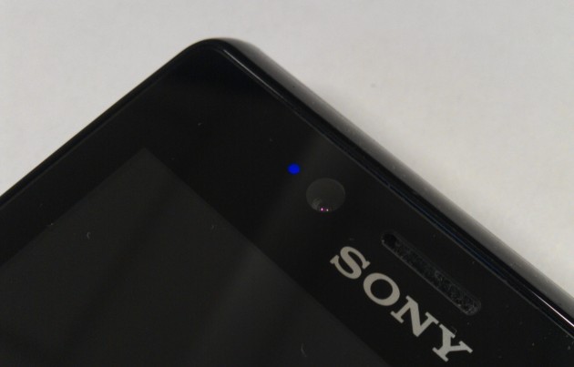 Test du Sony Xperia J - L'avant