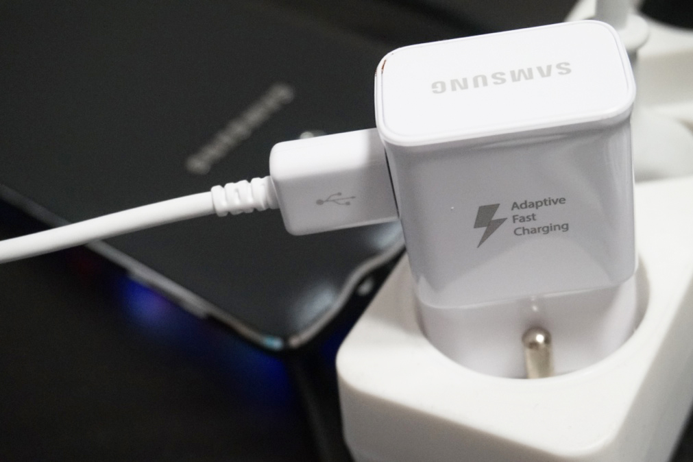Samsung-Fast-Charging.jpg