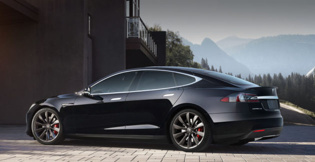 Tesla Model S montagne
