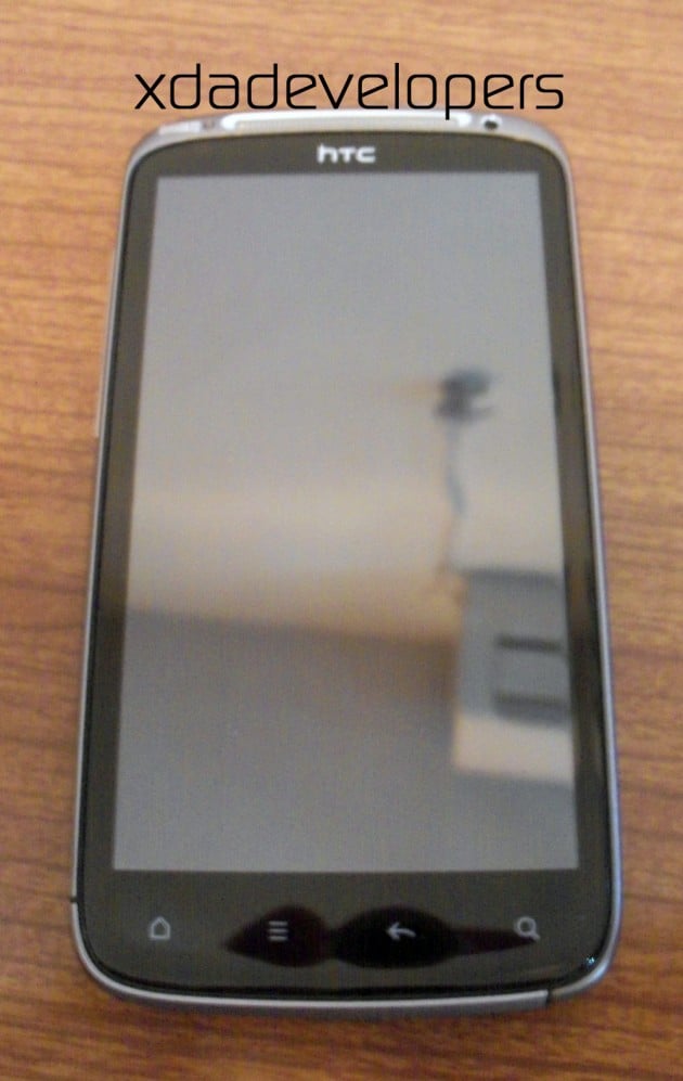 Des photos du HTC Pyramid avec HTC Sense 3.0 !