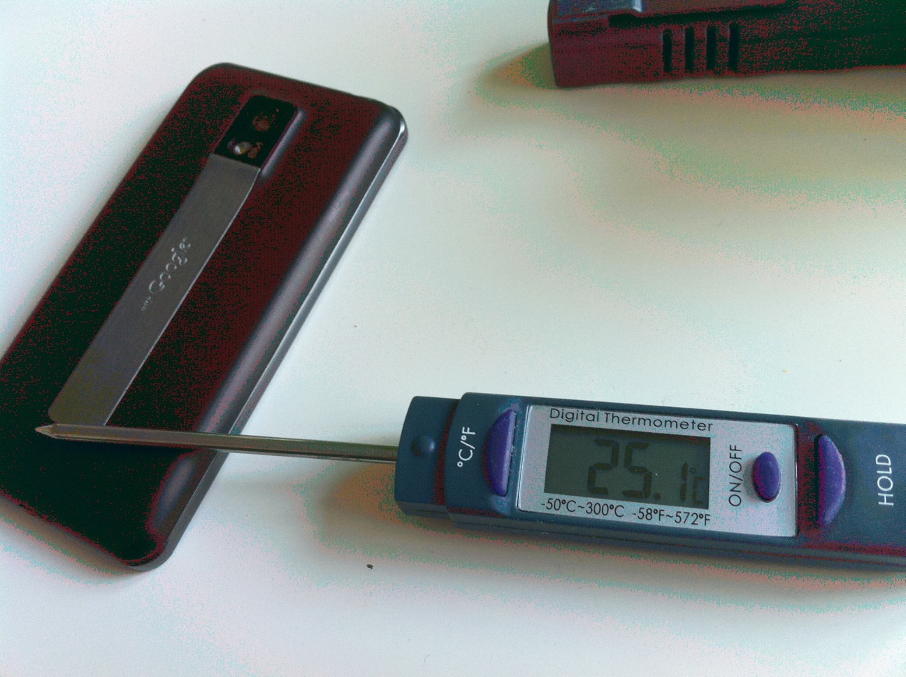 Thermomètre digital à sonde double mesure - Manutan