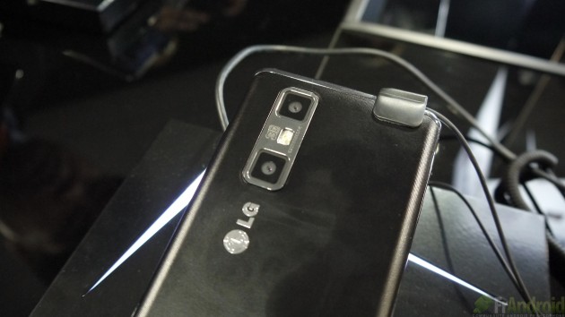 MWC 2012 : Prise en main du LG Optimus 3D Max (P720)