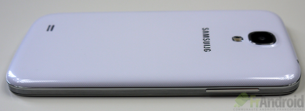 Samsung-Galaxy-S4-Gauche