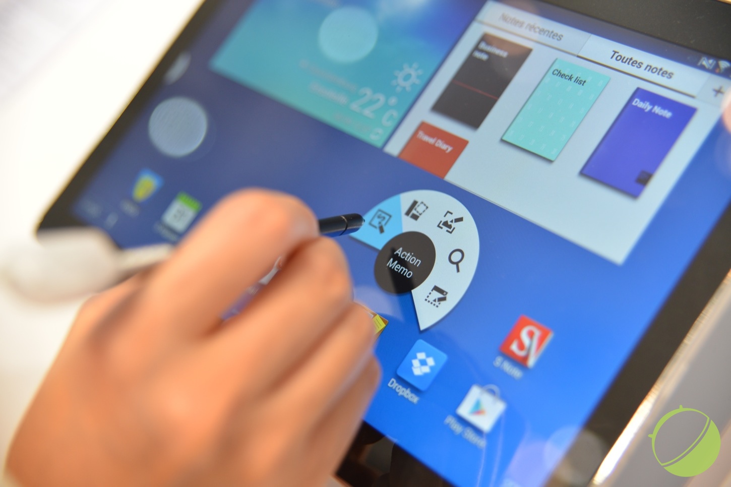 Prise en main de la Samsung Galaxy Note 10.1 (2014), une vraie cure de  jouvence !