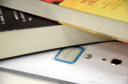Spy-shots-of-the-Huawei-Ascend-Mate-2