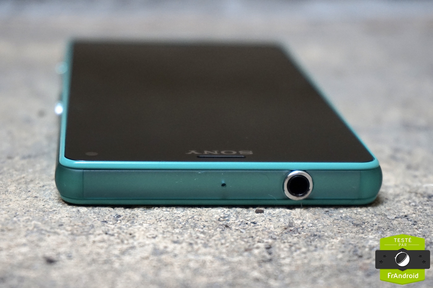 Test de la Sony Xperia Z2 Tablet : un design et des performances qui font  mouche
