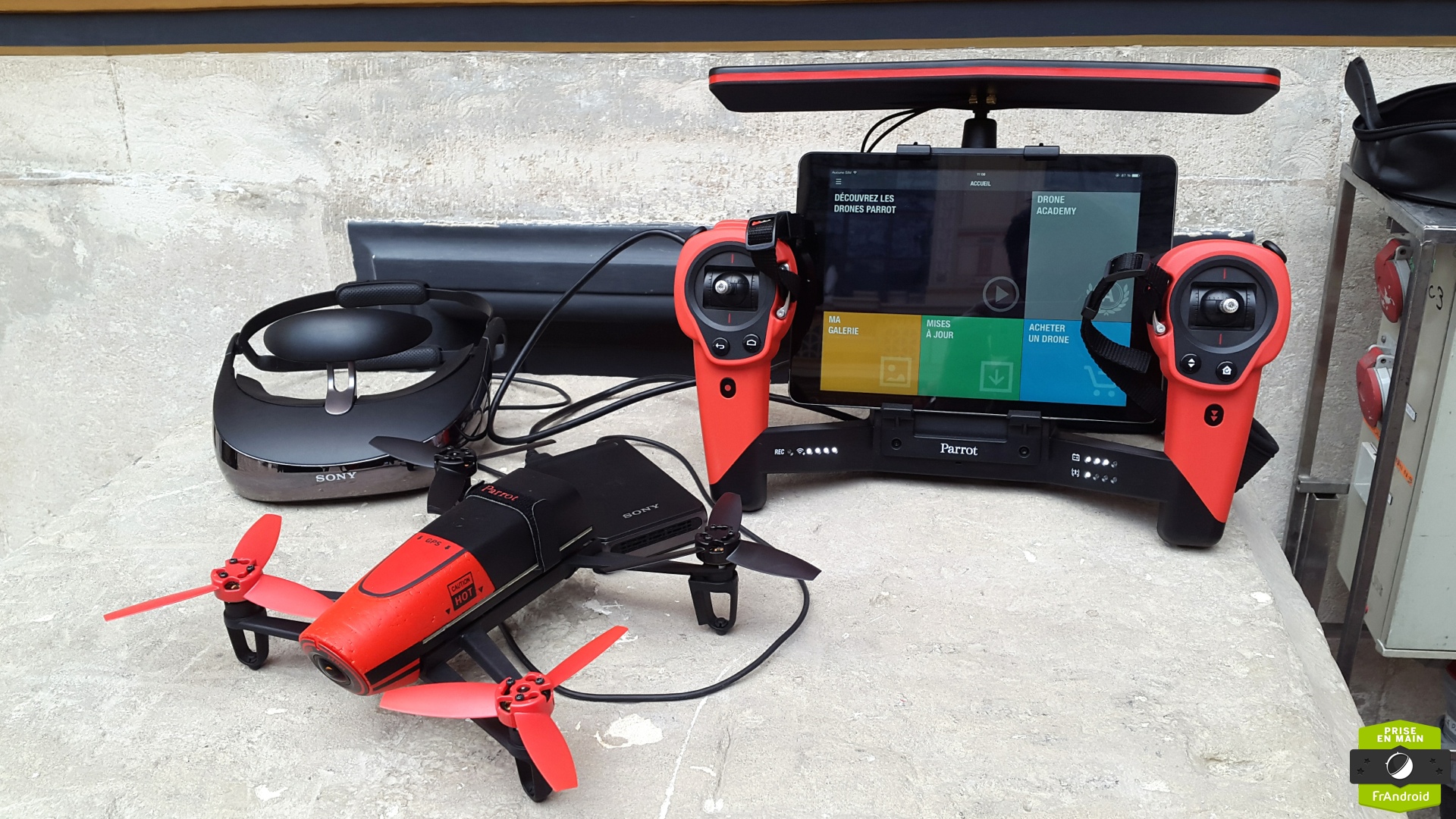 Volez et visitez en drone avec un casque de réalité virtuelle