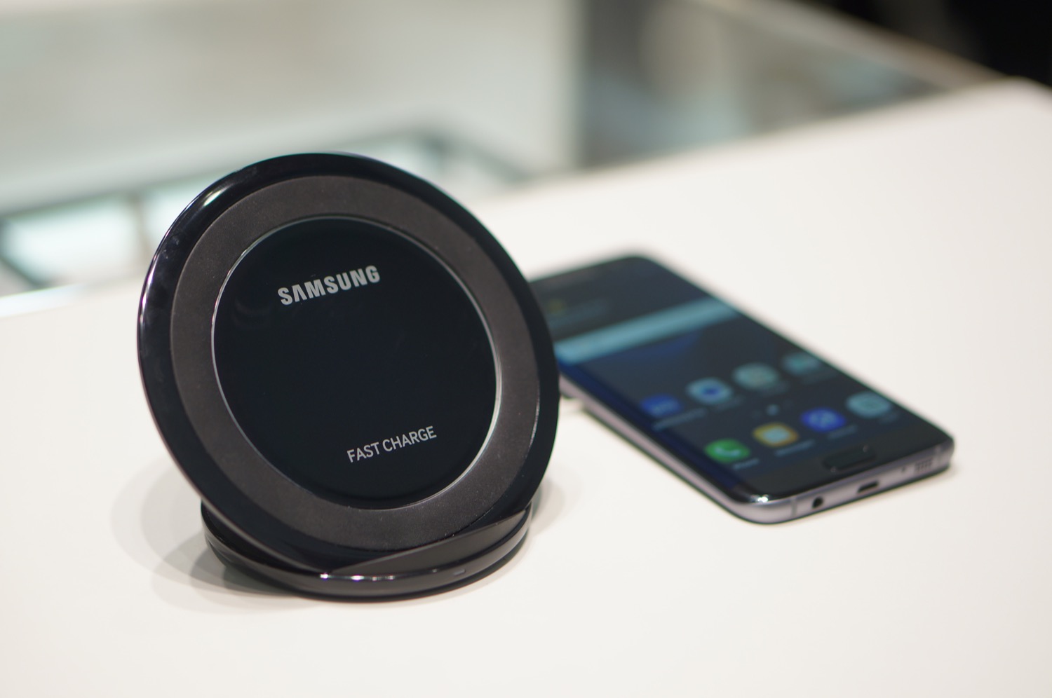 Aperçu du chargeur à induction du Samsung Galaxy S7