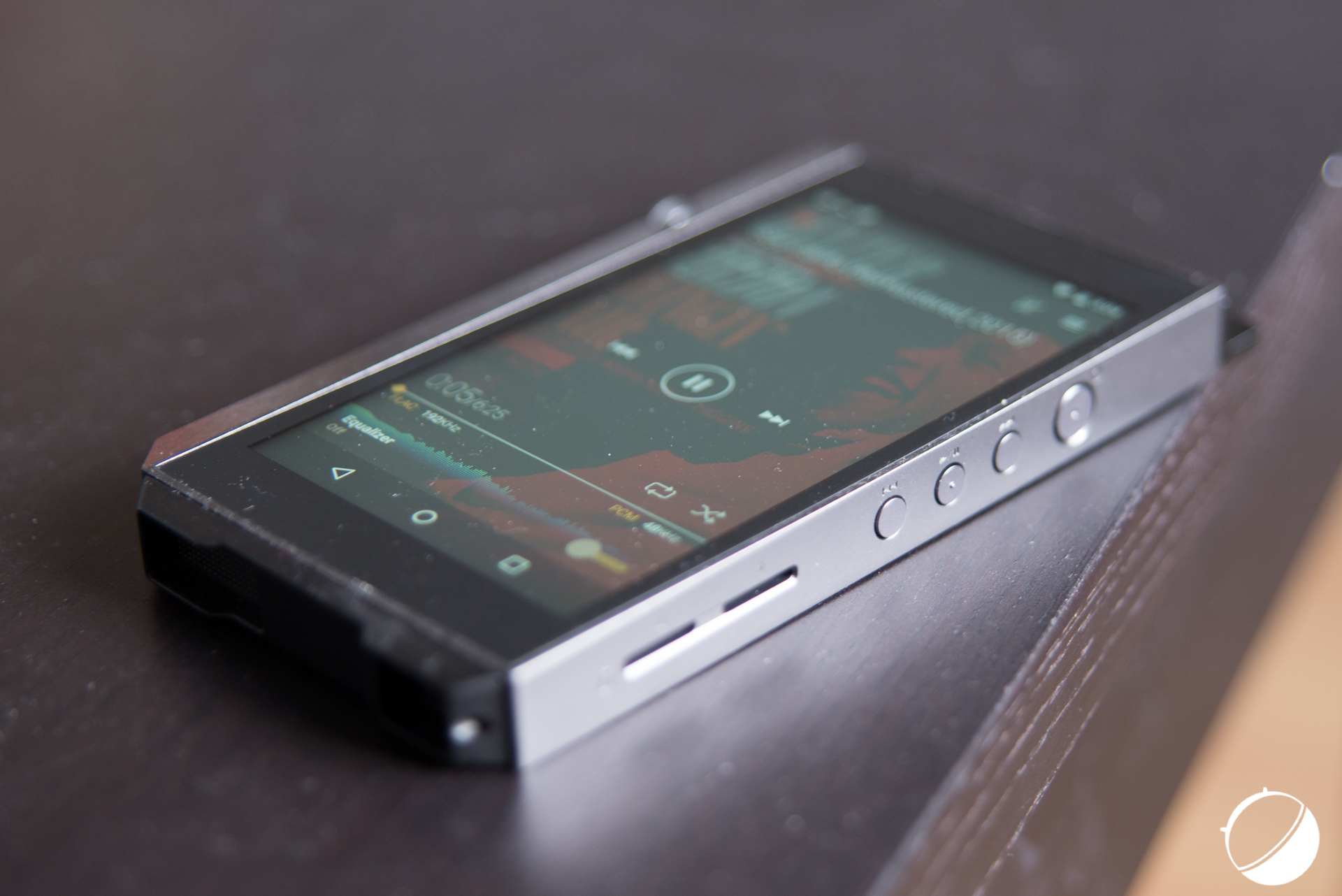 Музыка z3. Pioneer XDP-300r. Музыкальный смартфон. Смартфоны с фронтальными динамиками. Лучший музыкальный смартфон.