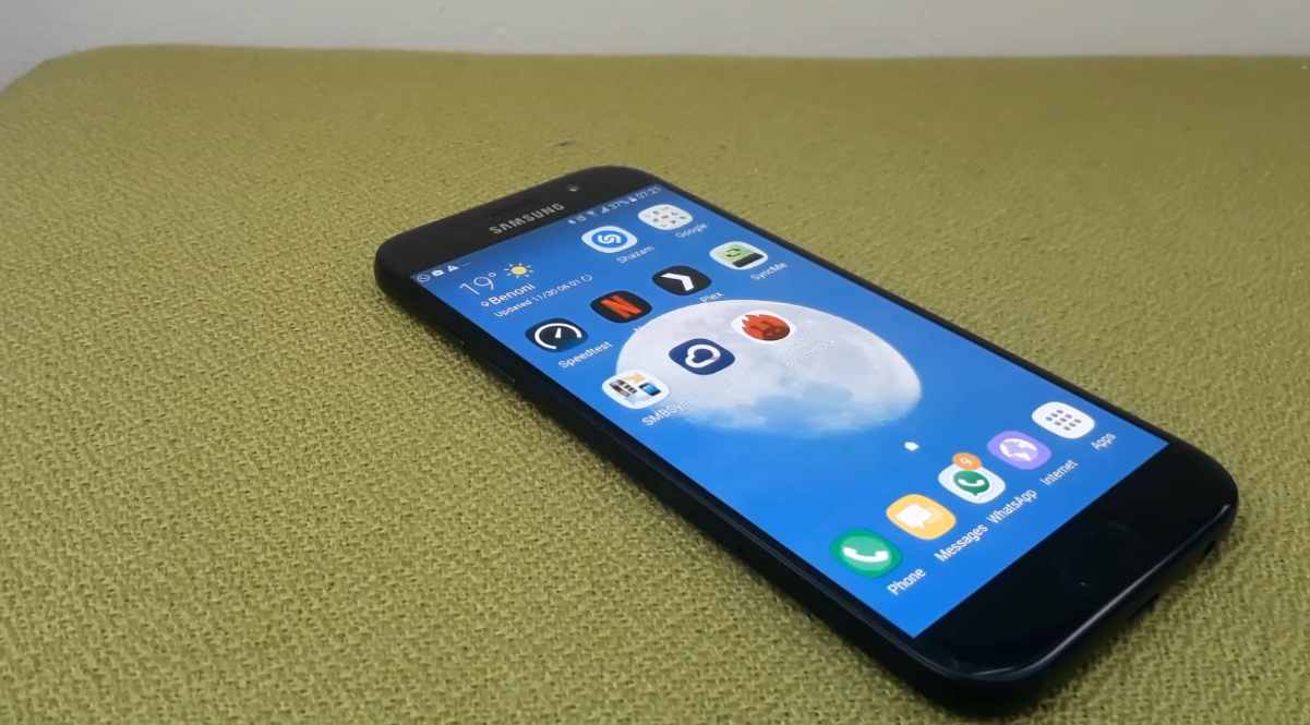 Samsung Galaxy A5 2017 : on sait tout de lui grâce à une vidéo YouTube  FrAndroid