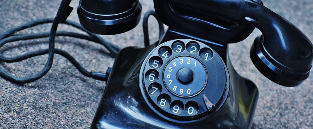 phone-old-year-built-1955-bakelite-163008-1