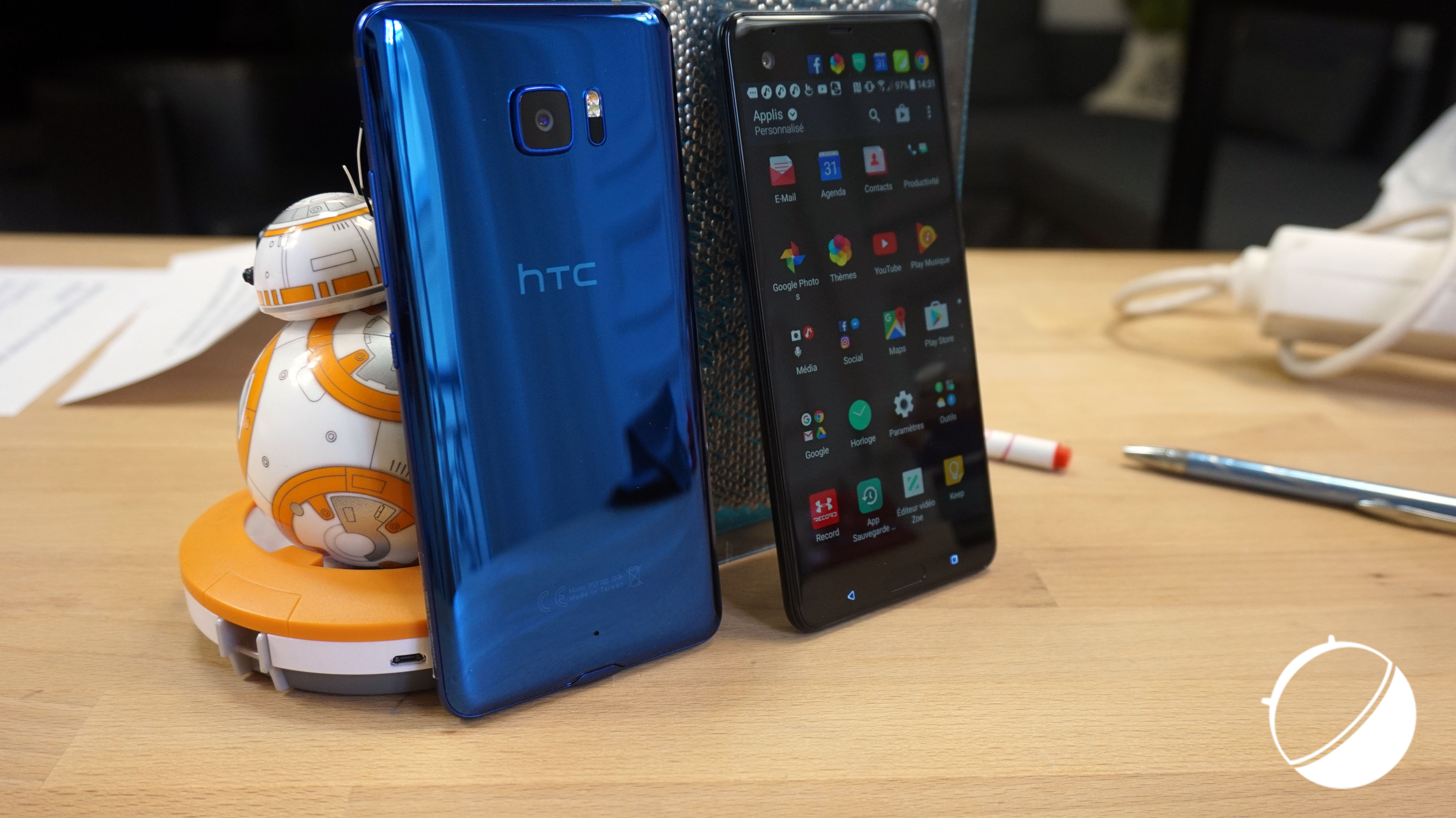 Le HTC U Ultra Sapphire Edition arrive en Europe à un prix prohibitif