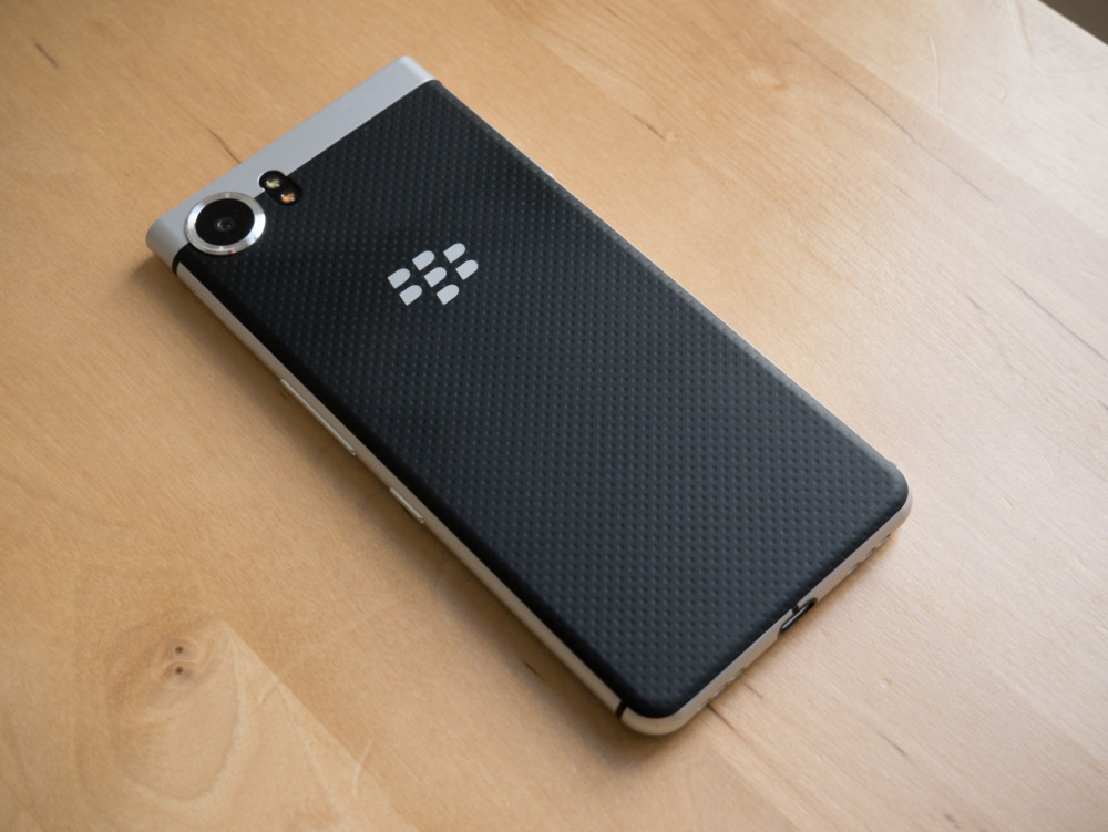 blackberry-keyone-12