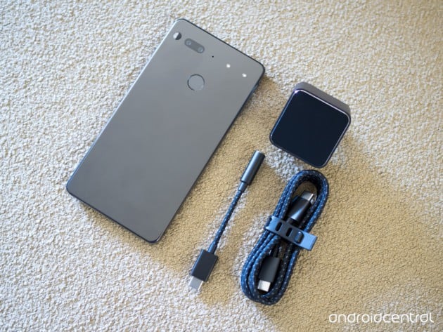 essential-phone-with-accessories