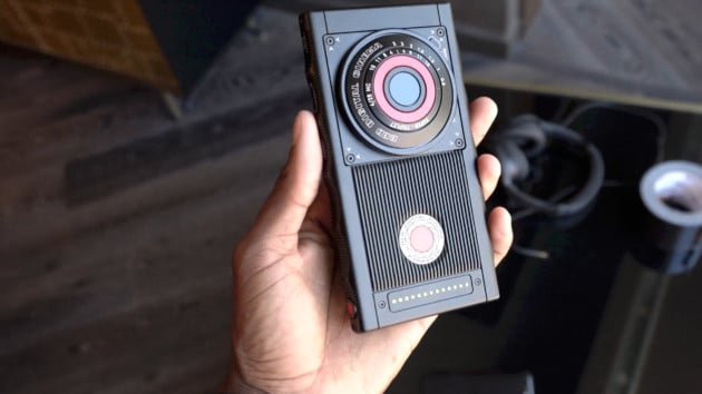 red-hydrogen-one-mkbhd-hands-on-7