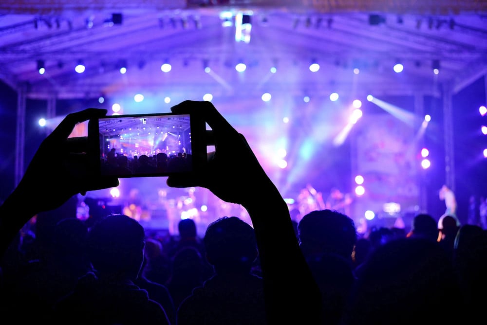 concert-smartphone
