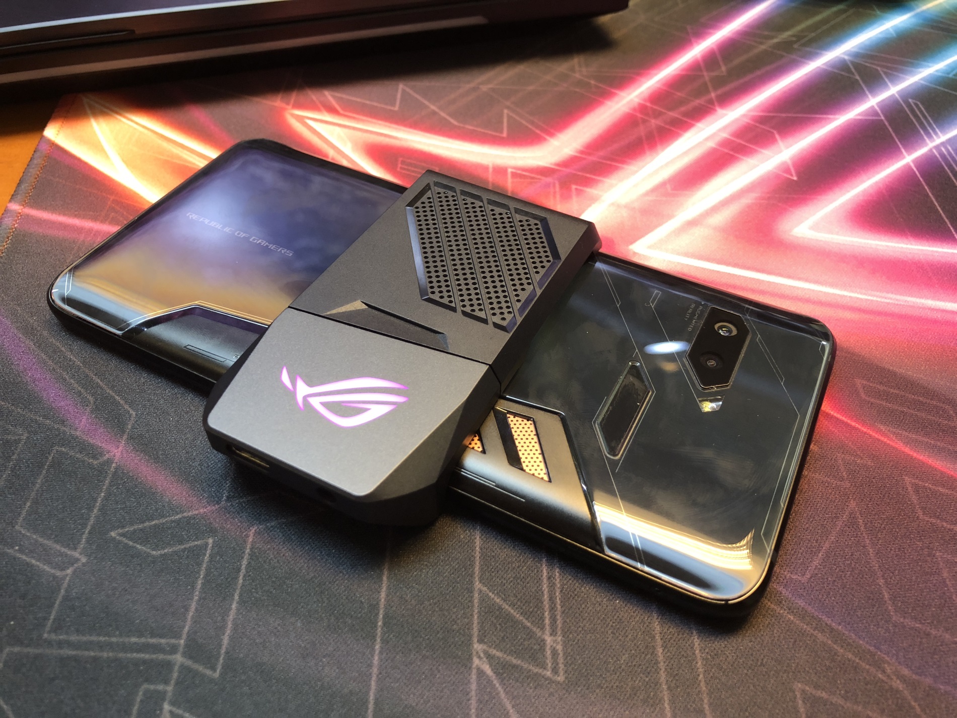 Asus RoG PHone active cooling