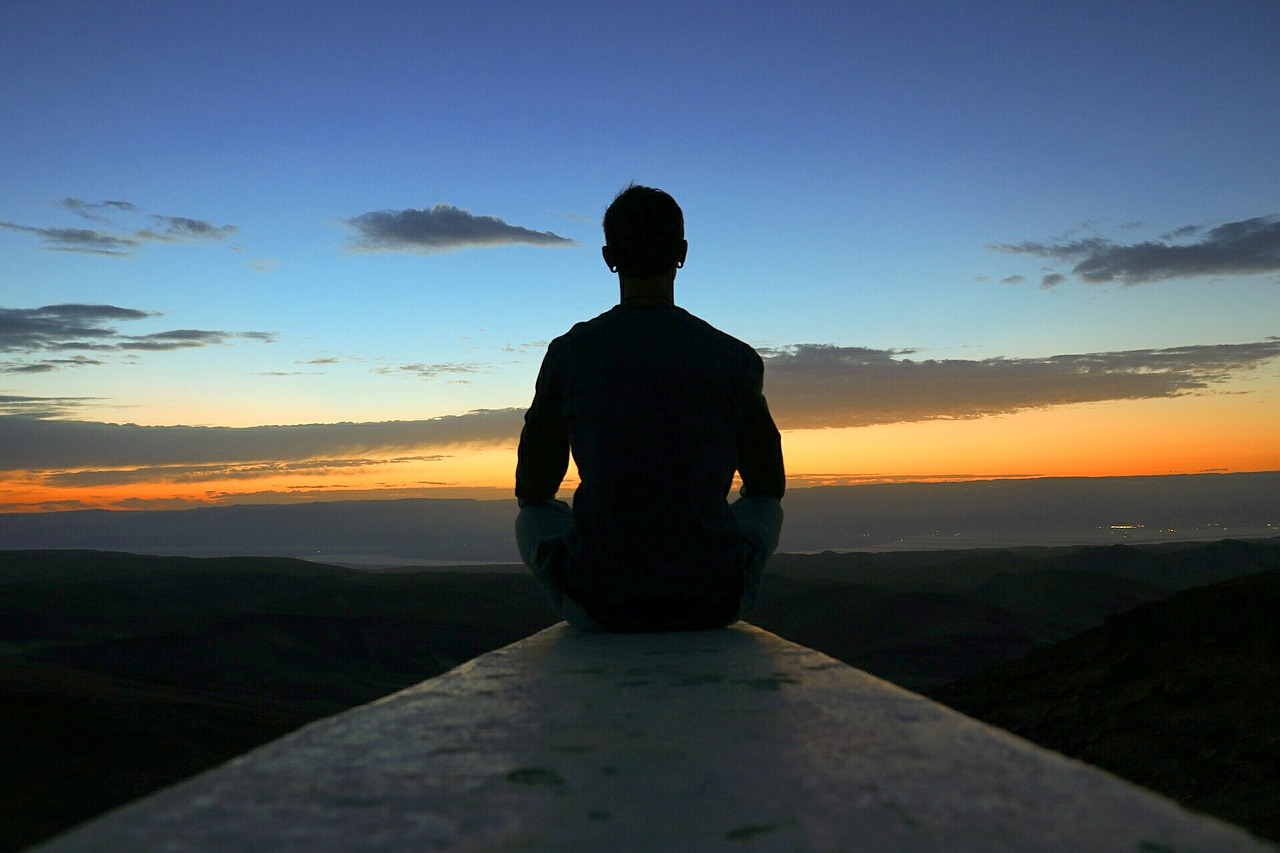 meditation luminotherapie - 8 astuces pour augmenter votre productivité