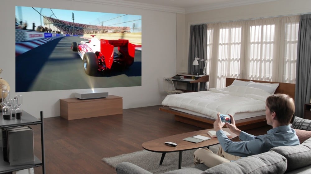 LG présente un vidéoprojecteur ultra courte portée capable d&rsquo;afficher une image de 120 pouces en 4K