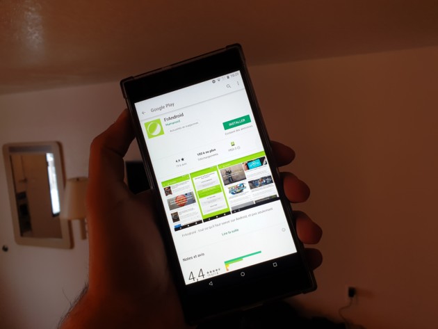 Le Google Play Store teste un geste qui simplifie la navigation dans son interface