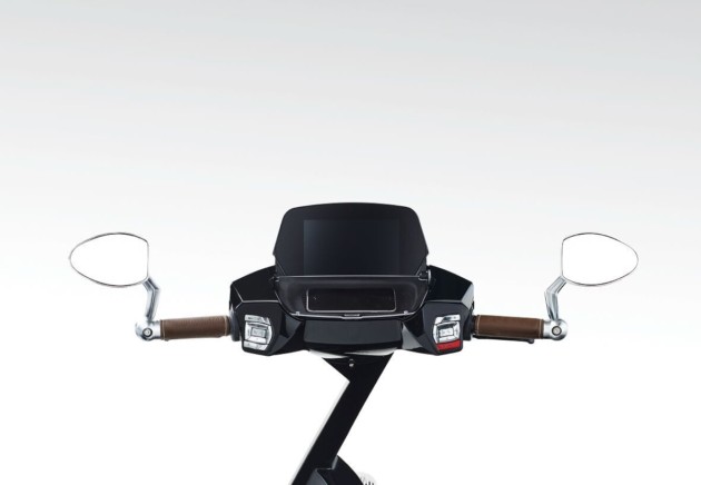 Ujet : ce scooter électrique pliable et connecté tient dans un coffre de voiture