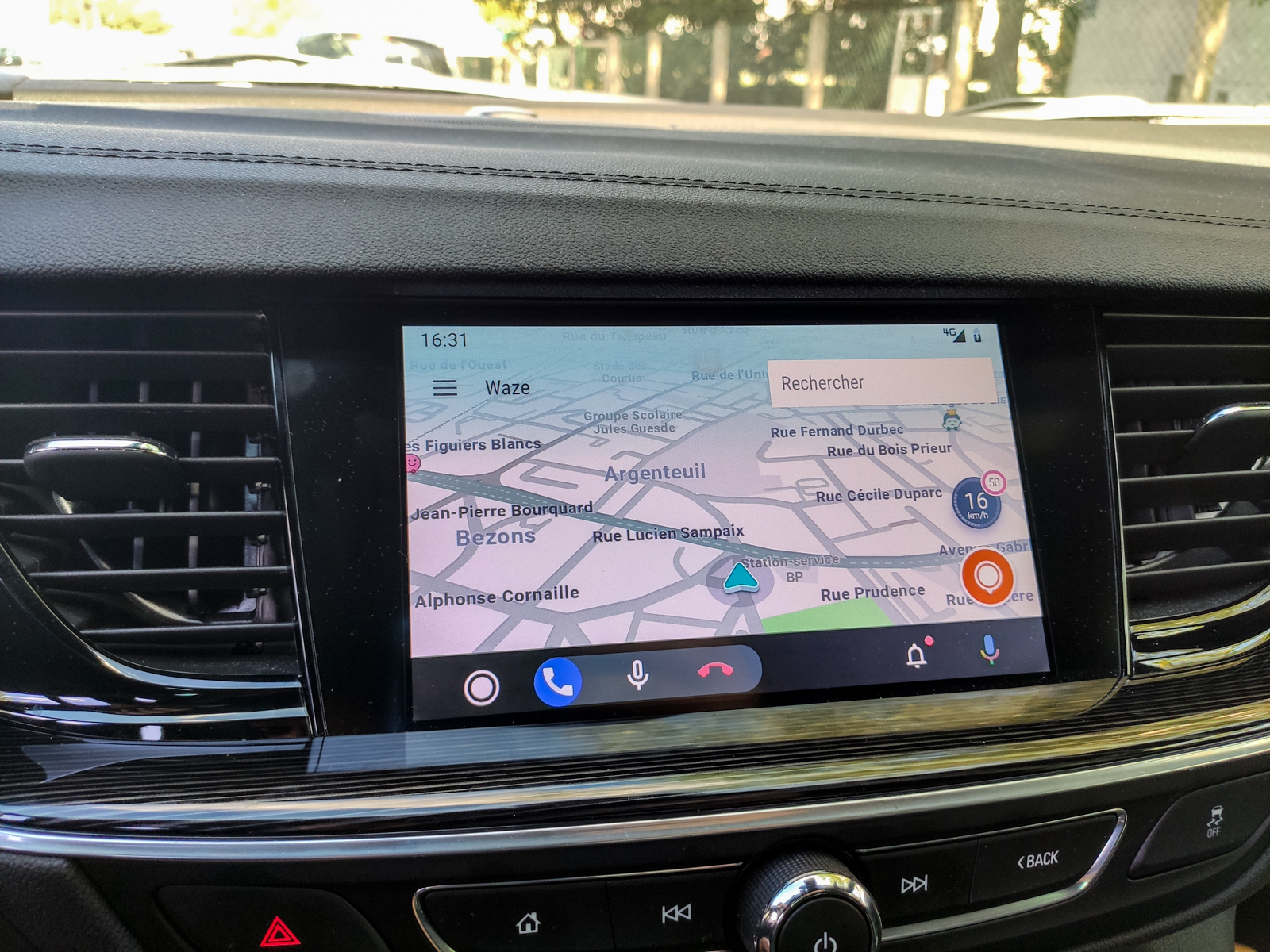 Android Auto : la nouvelle interface plus moderne arrive bientôt