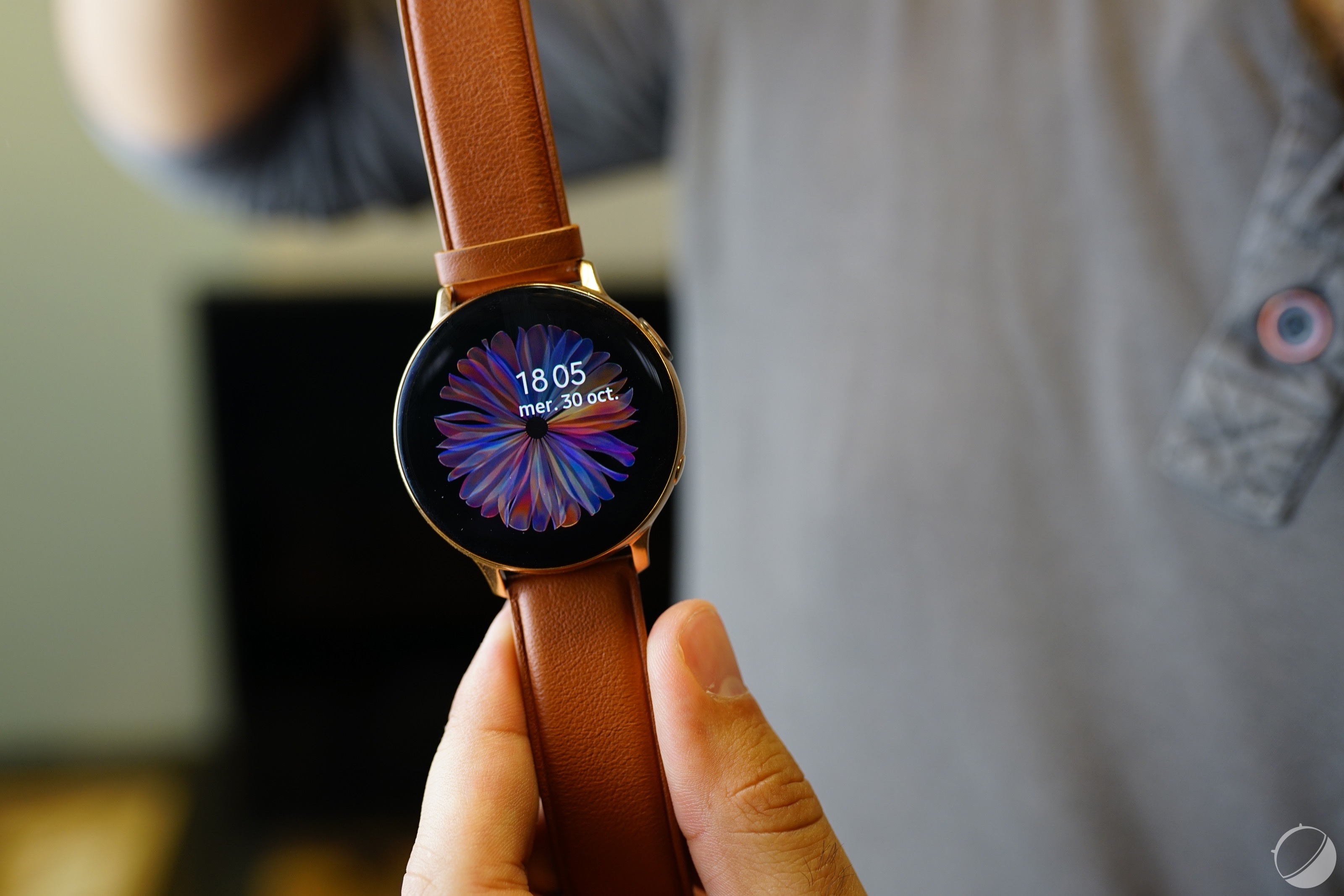 Samsung galaxy watch в россии. Samsung Galaxy watch Active 2. Samsung watch. Часы самсунг фиолетовые. Смарт-часы Samsung Galaxy watch 5 44mm Sapphire.