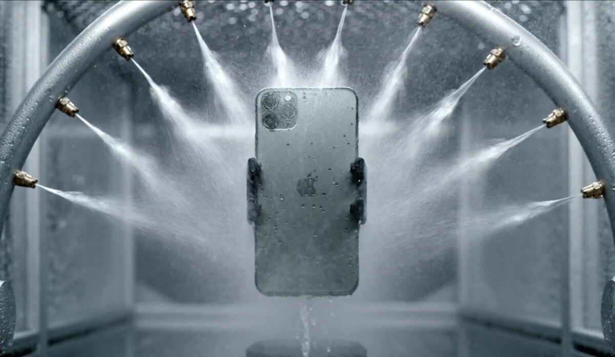 Apple discute i test di resistenza all'acqua per l'iPhone 11 Pro con il video