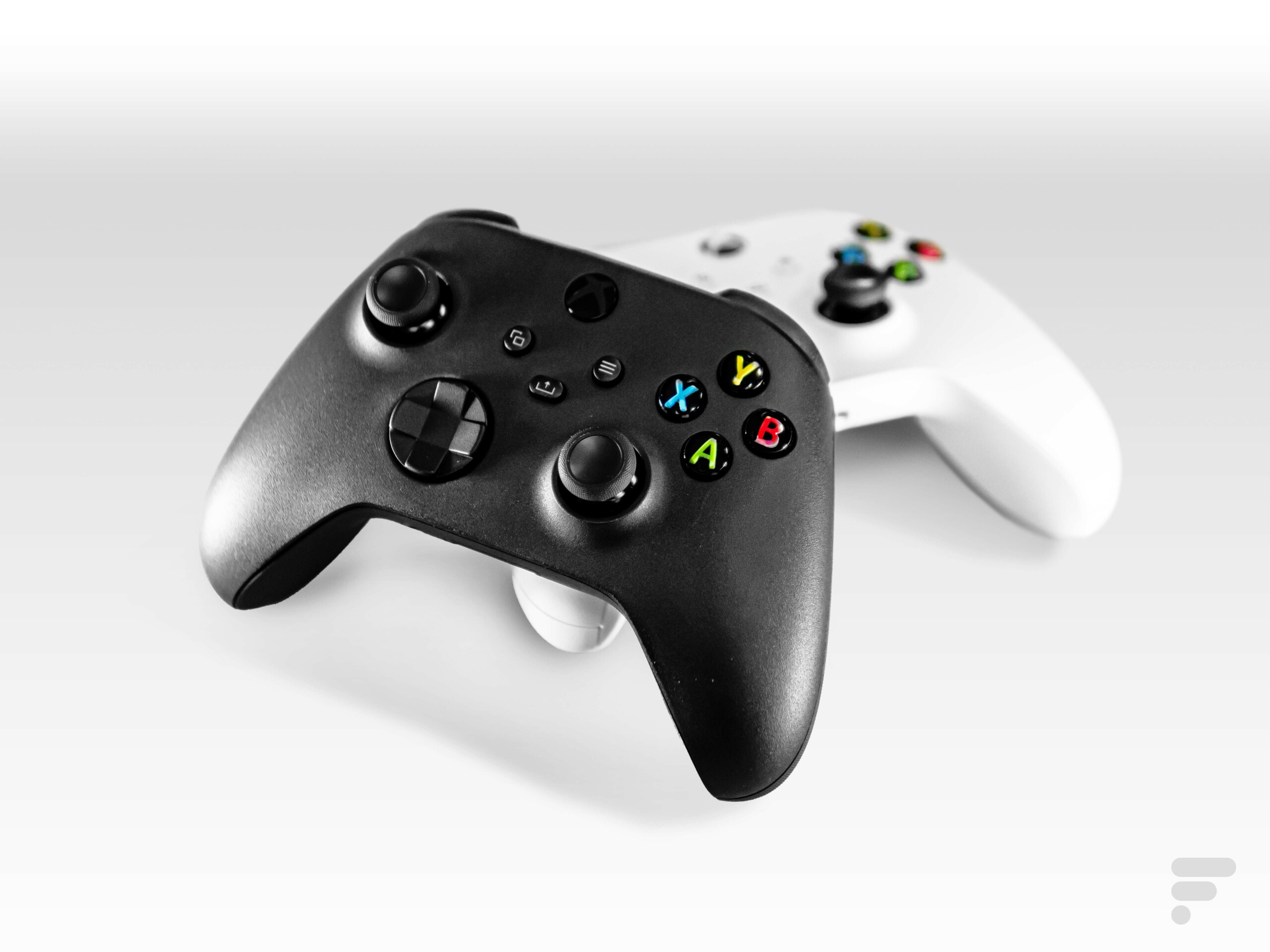 Microsoft Xbox Elite Series 2 : prix, fiche technique, actualités et tests  - Numerama