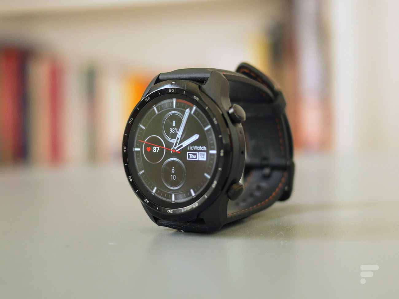 Ticwatch E3 Montre Connectée Wear OS by Google avec la Plate-Forme Qualcomm  Snapdragon Wear 4100+ Double Système GPS Intégré Surveillance de la  Fréquence Cardiaque Suivi du Sommeil Gestion du Stress : 