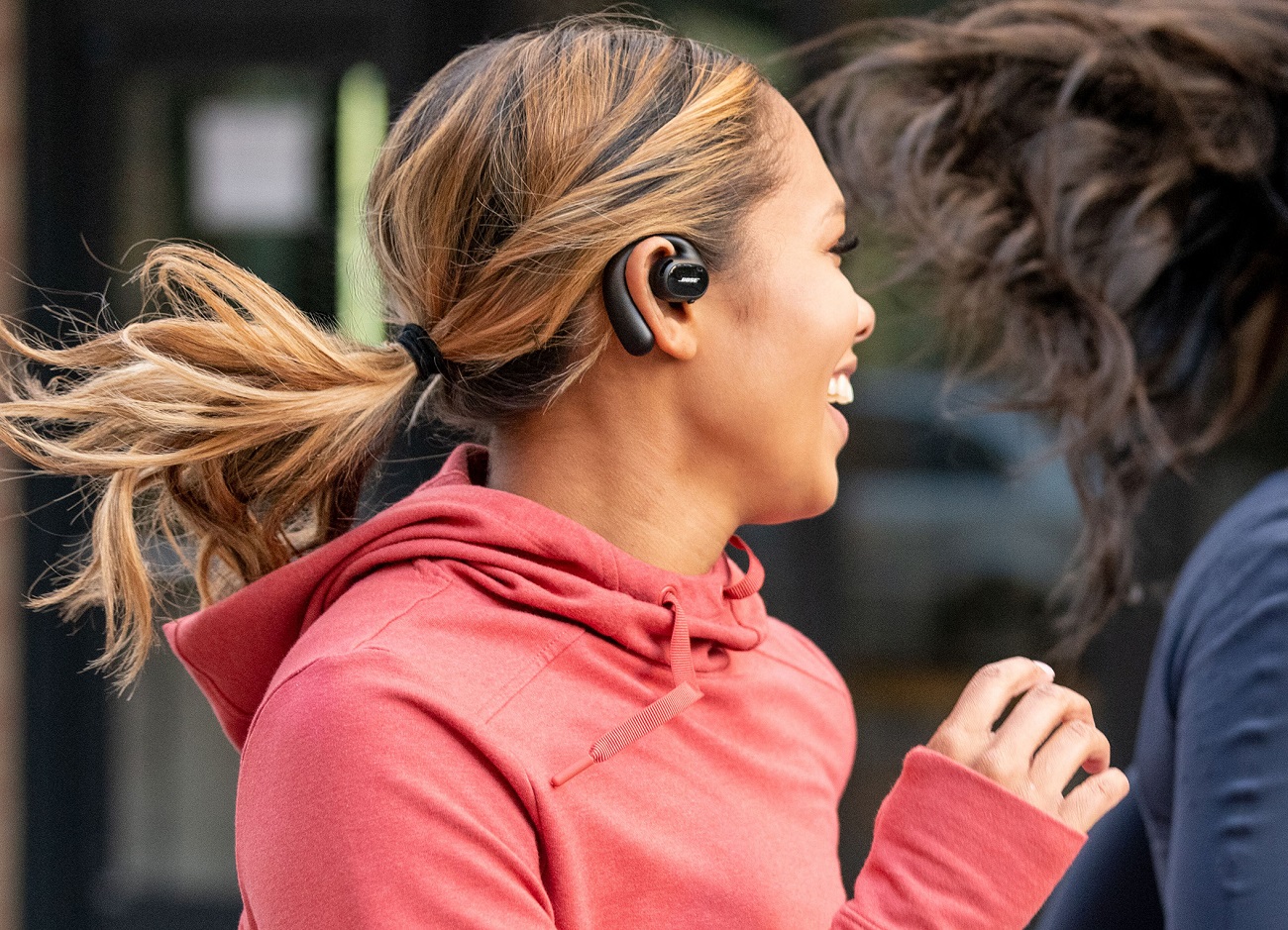 CES 2021 : Bose dévoile les Sport Open Earbuds, des écouteurs ouverts et  non-intrusifs - CNET France