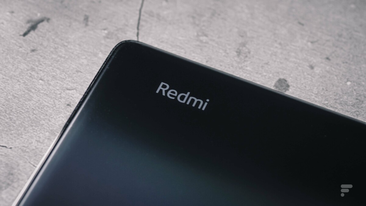 Logo Redmi sur le Xiaomi Redmi Note 10 Pro