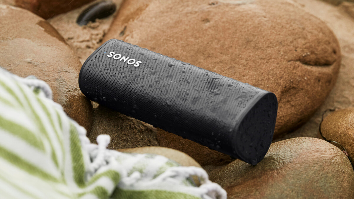 La Sonos Roam est certifiée IP67 pour résister à une immersion dans l'eau jusqu'à 1 mètre durant 30 minutes