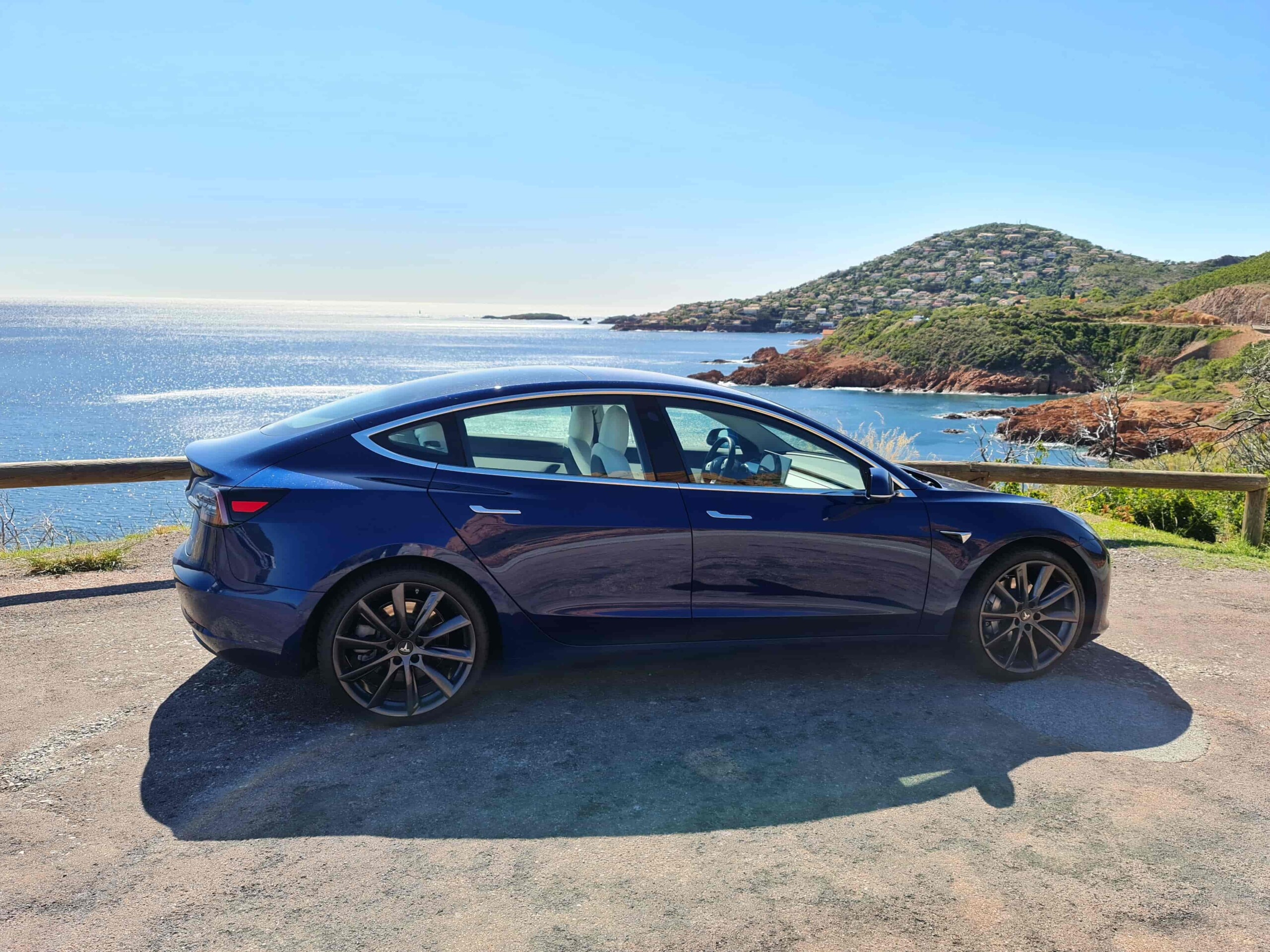 Testez l'écran de la Tesla Model 3 de chez vous
