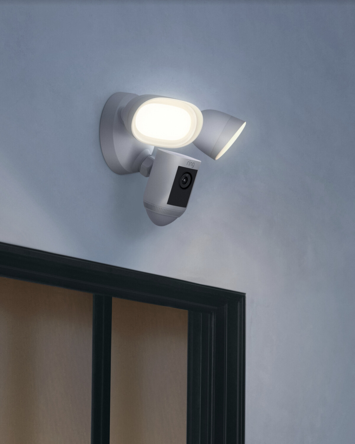 La caméra de surveillance extérieure Ring Floodlight Cam Wired Pro