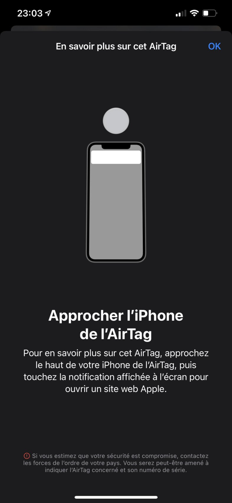 Approchez le AirTag du haut de votre iPhone pour signaler sa découverte à son propriétaire