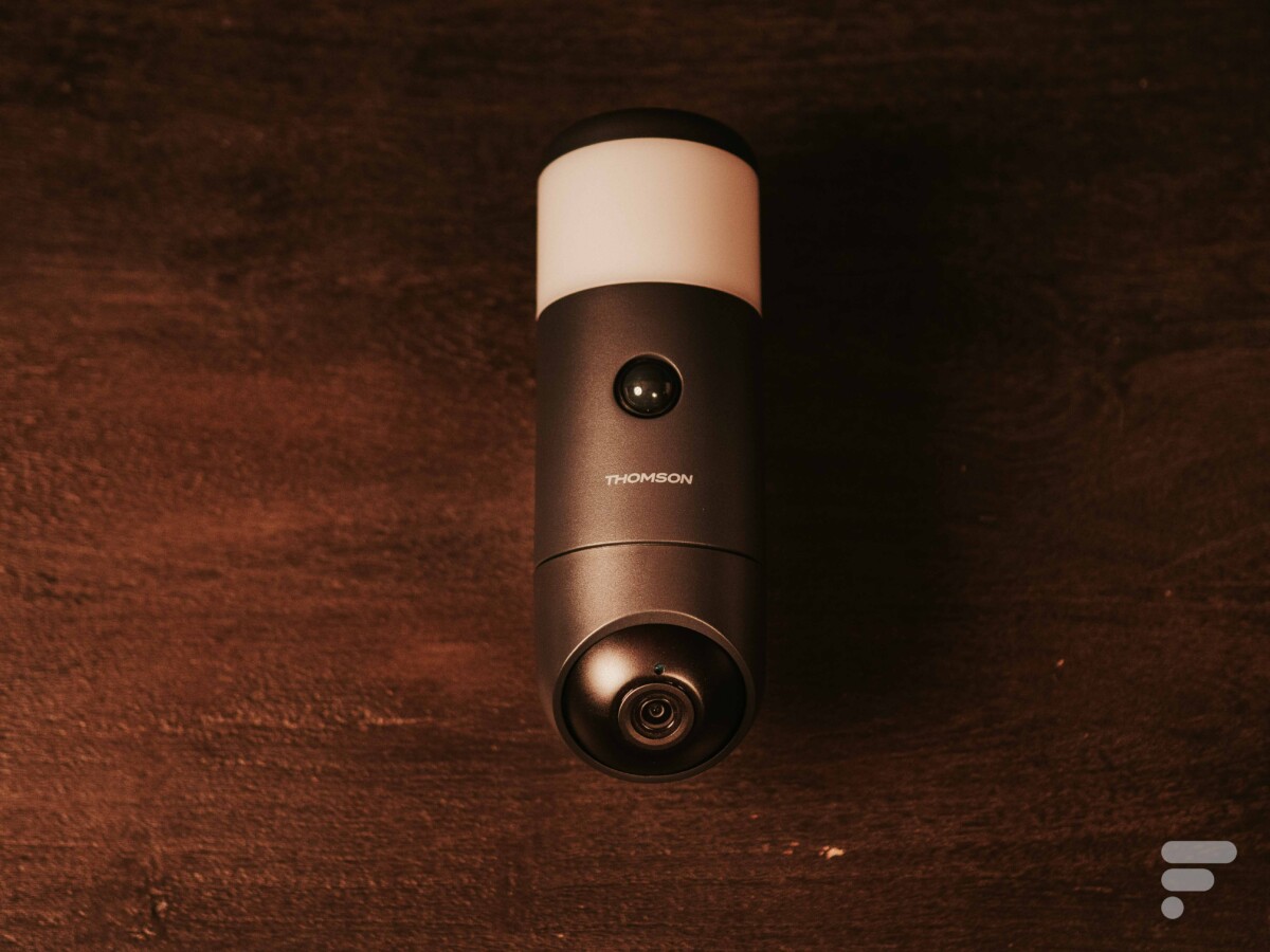La caméra de surveillance avec luminaire intégré Thomson Rheita 100