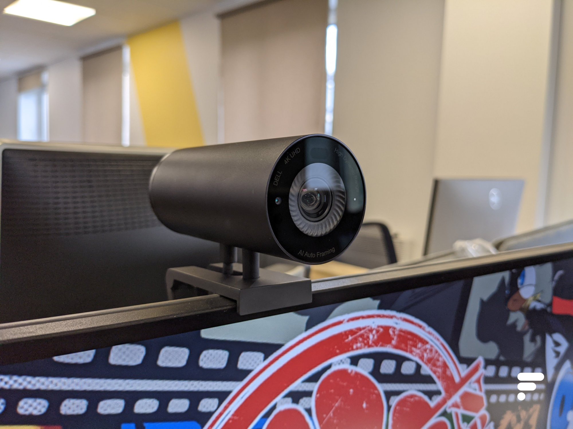 Webcam Dell UltraSharp et casque sans fil antibruit Premier (WB7022 et  WL7022)