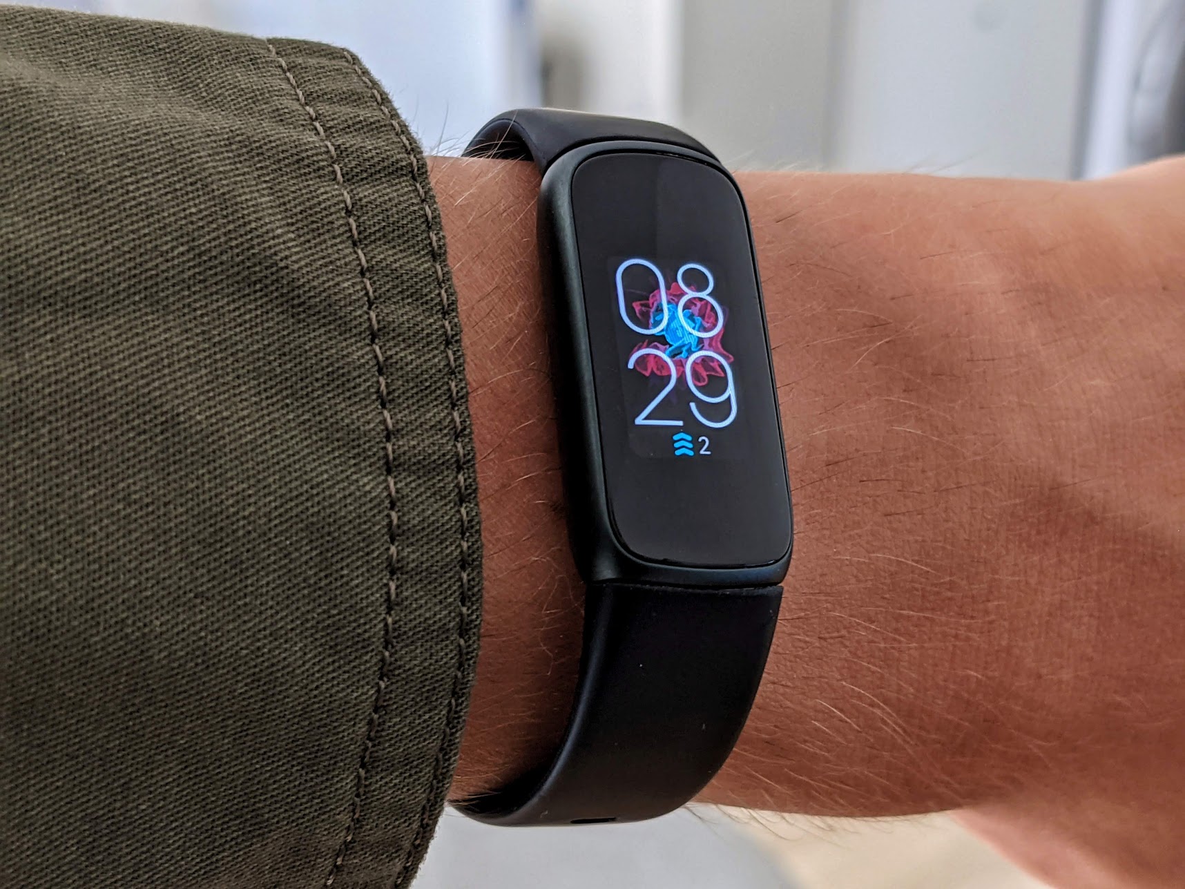 Test - Fitbit Versa 2 : la montre connectée qui veille sur vos