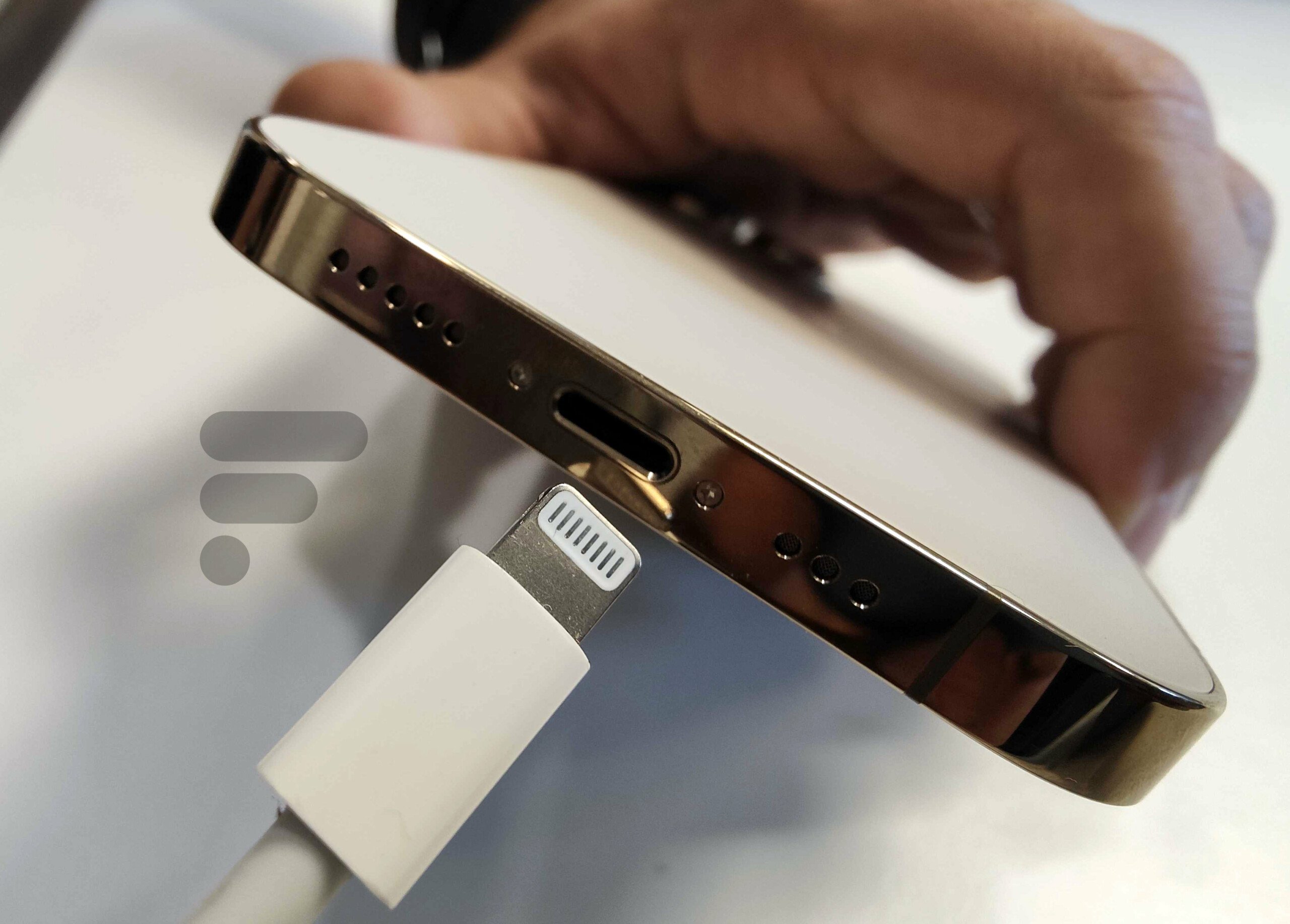 L'iPhone 12 devrait avoir un câble Lightning vers USB-C