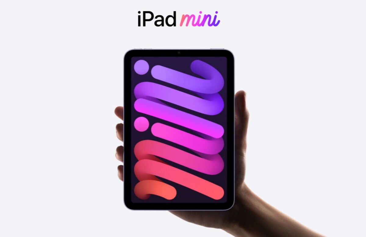 L'iPad mini 6 2021 tient dans la main