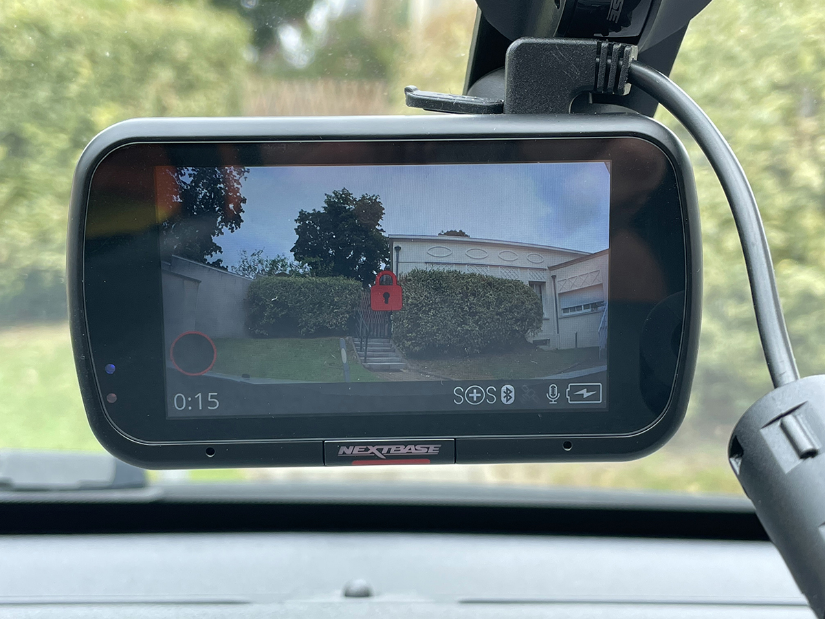 Assurance auto : avec la dashcam, cette caméra embarquée, le prix des  contrats baisse