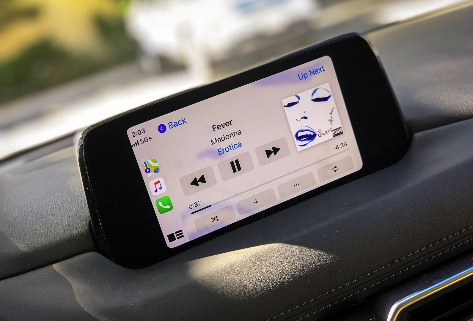 Face à Google, Apple ferait évoluer CarPlay : climatisation
