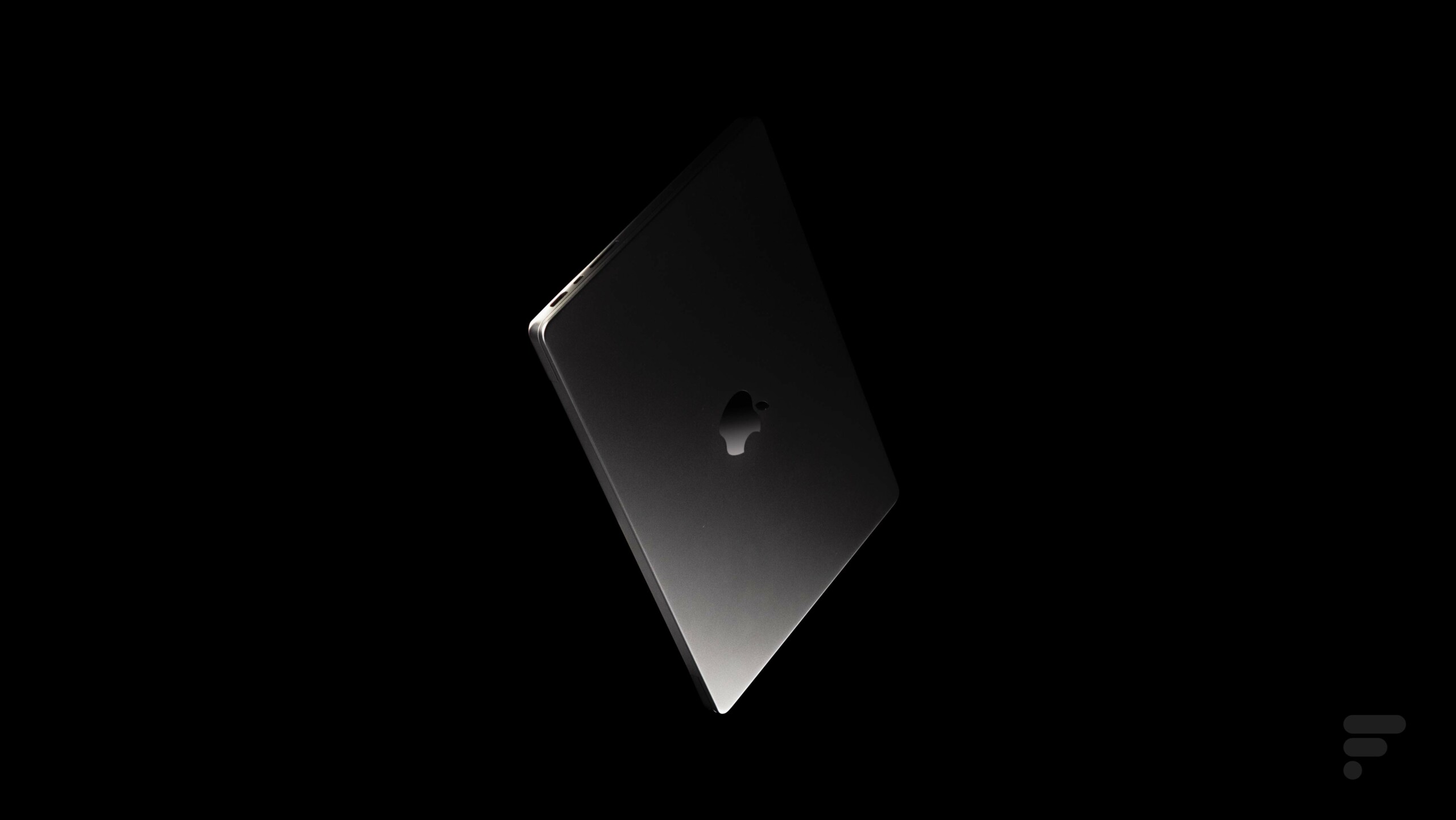 Le performant MacBook Pro avec sa puce M1 passe sous les 2 000 € - Numerama