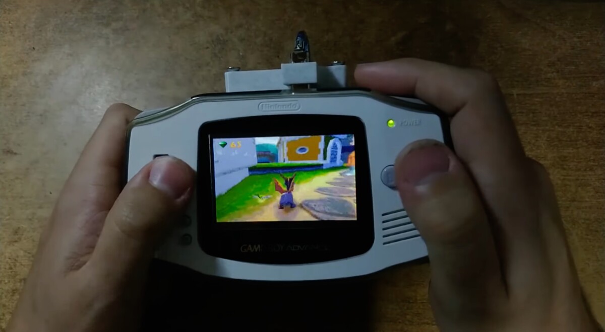 Avec un Raspberry Pi, jouer à la PS1 sur une Game Boy Advance est possible… mais vous devrez plisser les yeux