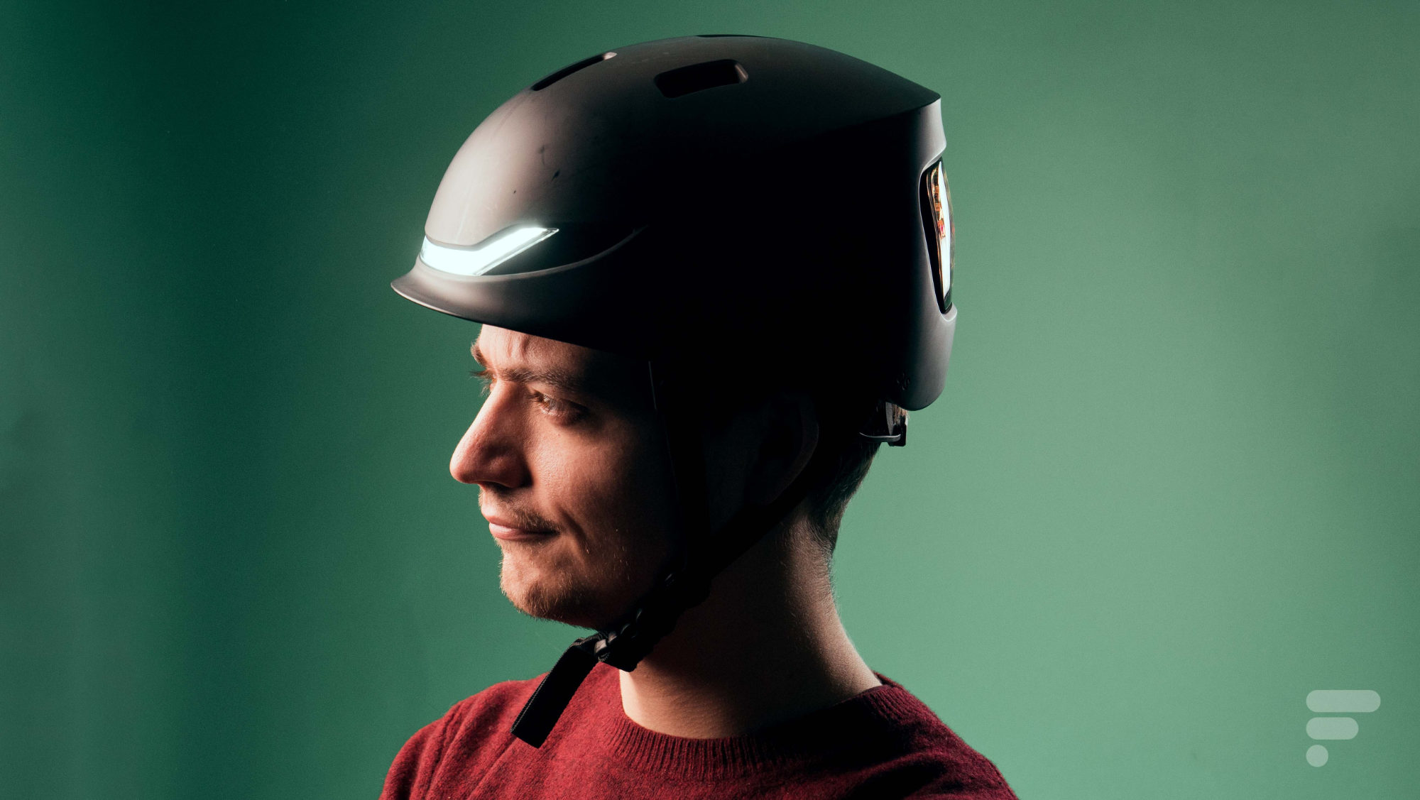 Test du Lumos Matrix : un casque geek pour votre trottinette, vélo,  gyroroue