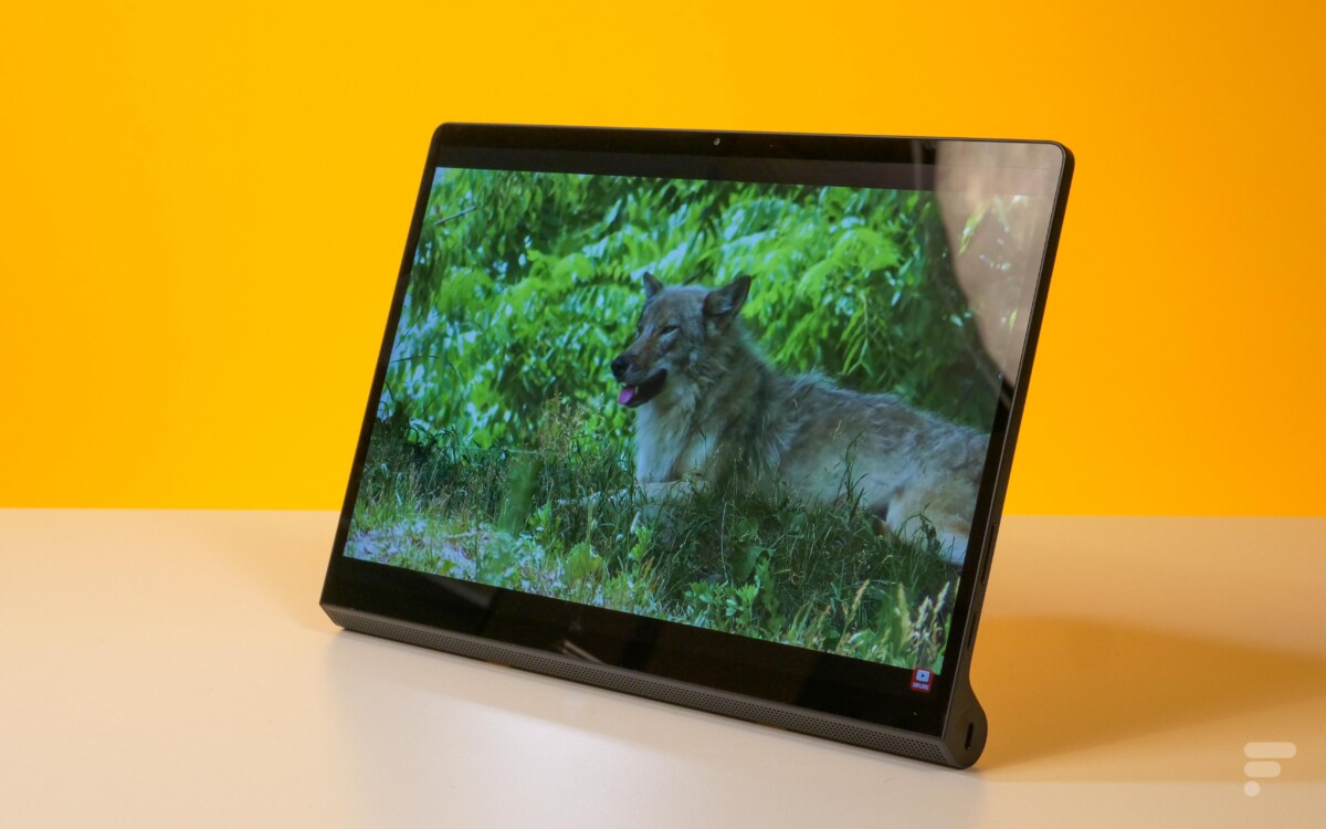 La tablette Lenovo Yoga Tab 13 et sa fameuse béquille