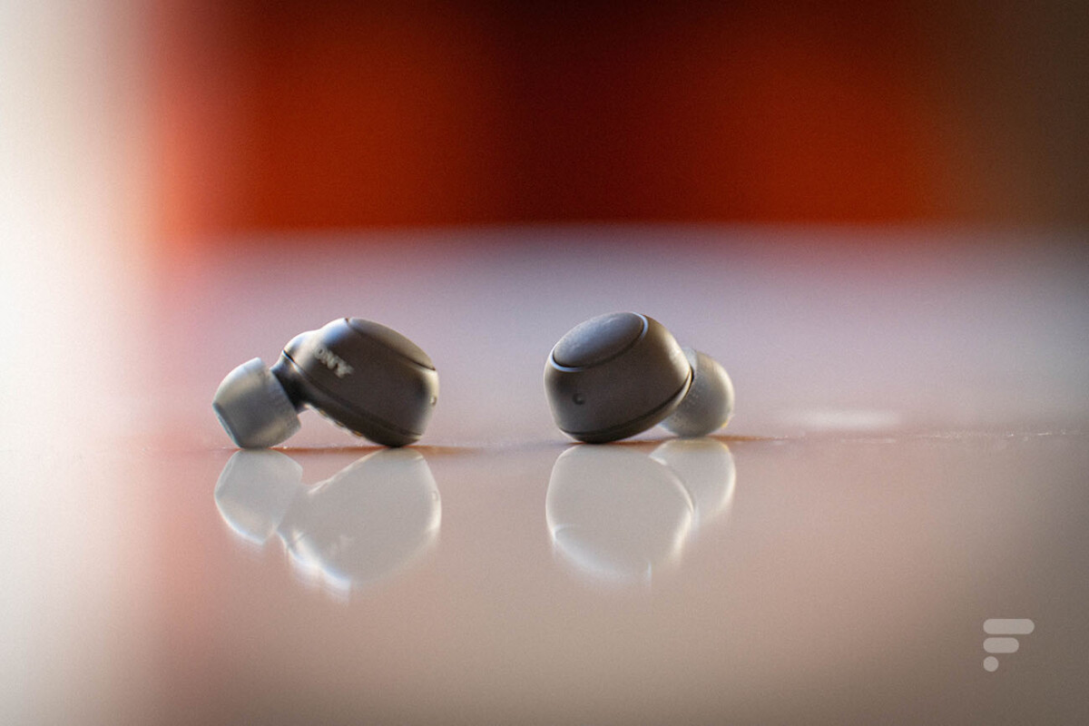 Les écouteurs Sony WF-C500 sont dotés de boutons physiques