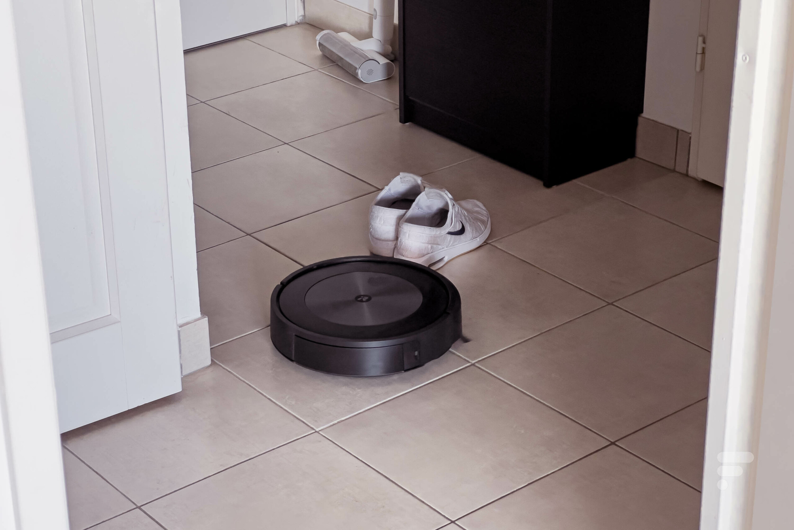 Test iRobot Roomba J7 Plus : notre avis complet - Aspirateur Robot