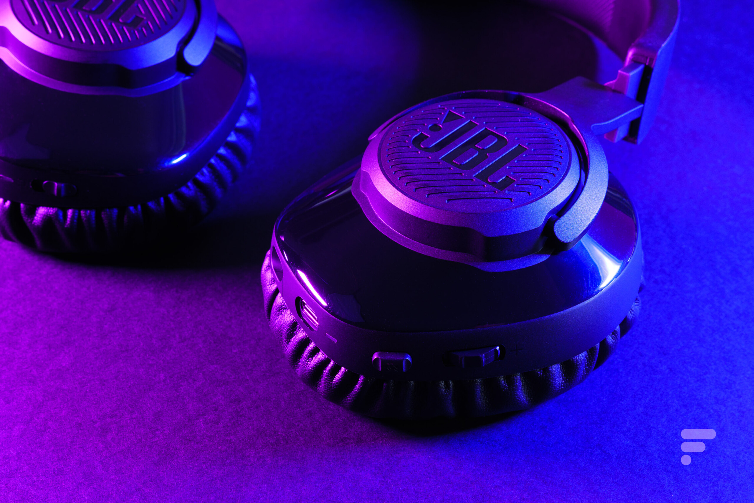 JBL Quantum 350 Wireless Casque-micro circum-aural sans fil pour gamer –  Microphone amovible – Certifié DISCORD – EAS CI